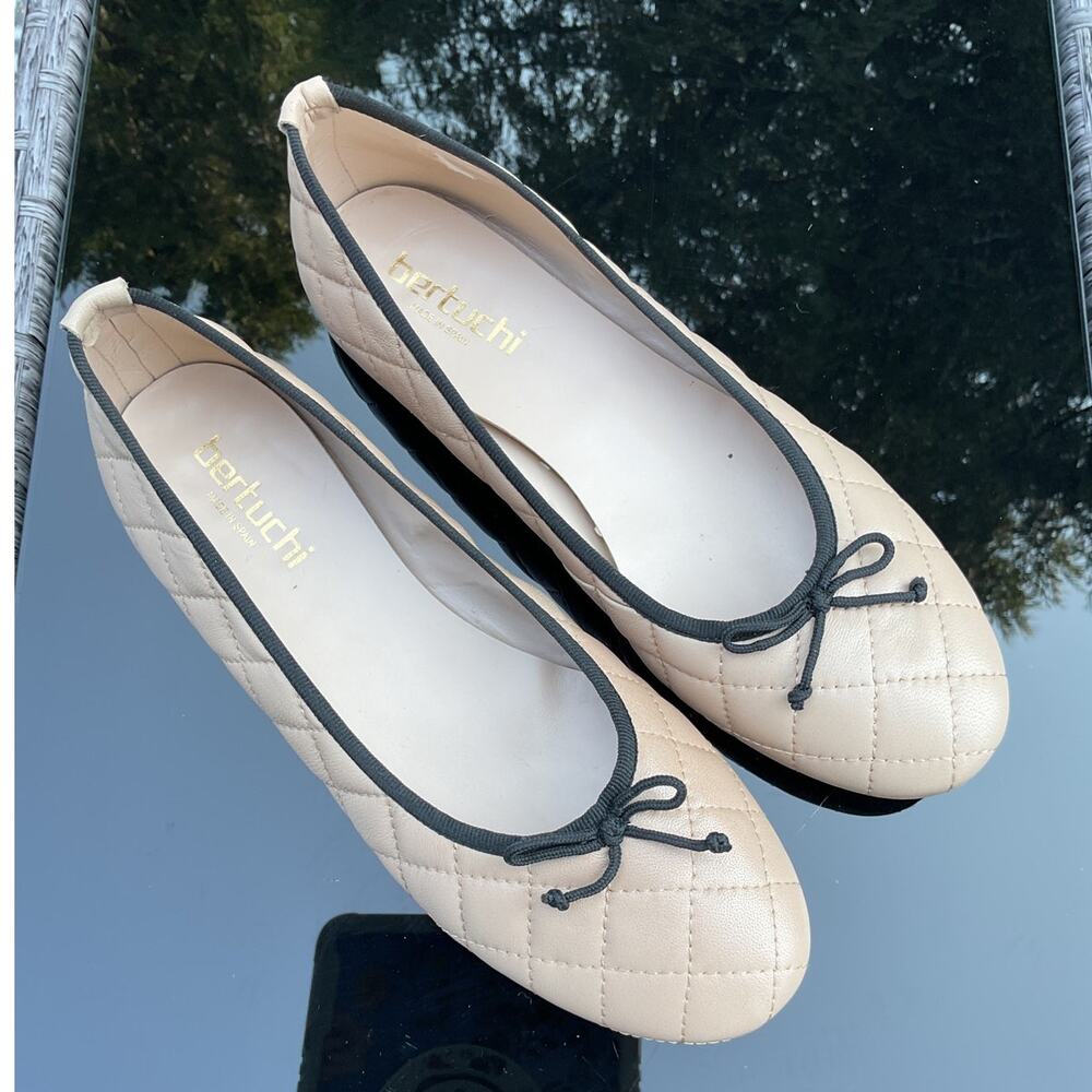 Bertuchi Womens Pink‎ Quilted Round Toe Ballet Flats Size EU 40/US 9.5